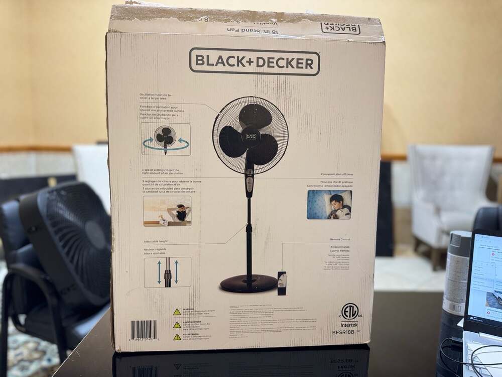 BLACK DECKER 16 Inch Stand Fan BFSR16B Open Box With Remote Control Adjustable P